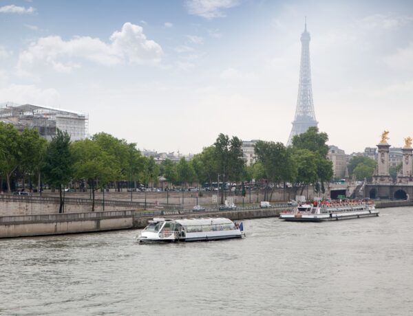 Navire Bateaux Parisiens sur la Seine